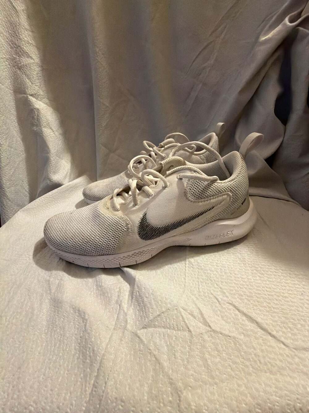 Nike Flex Experience Run 10 White Running Shoes